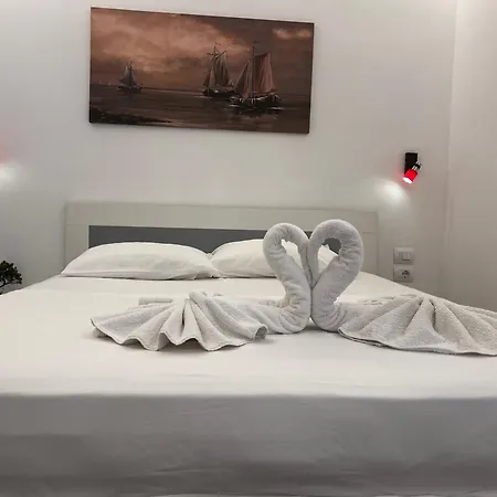 Golden Oak Hotel