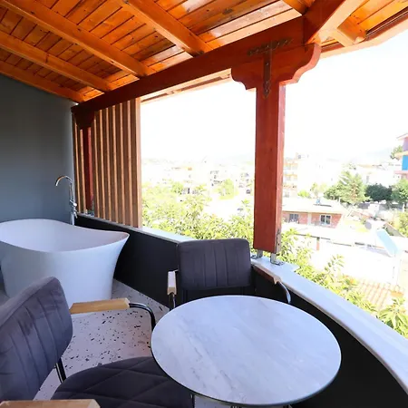 Golden Oak 3* Ksamil