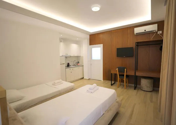 Golden Oak 3*