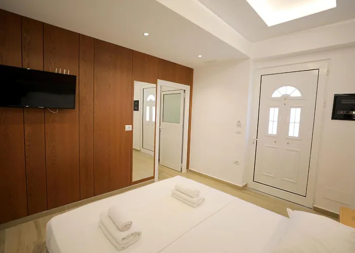 Golden Oak Hotel 3*