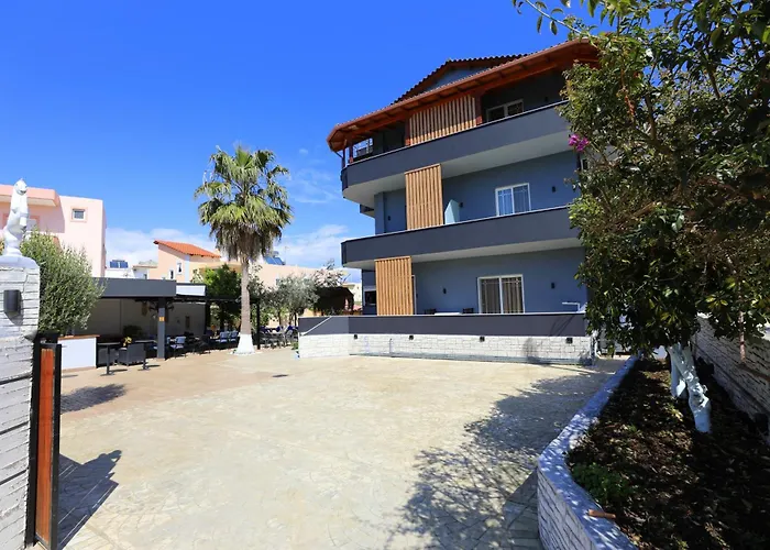 Golden Oak Hotel Ksamil