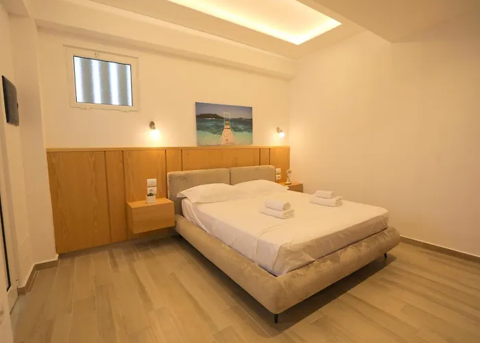Golden Oak Hotel