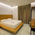 Golden Oak 3*