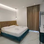 Golden Oak Hotel