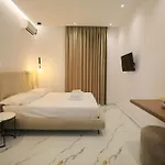 Golden Oak Hotel Ksamil