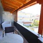Golden Oak Hotel