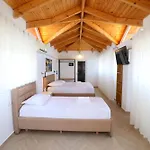 Golden Oak 3*