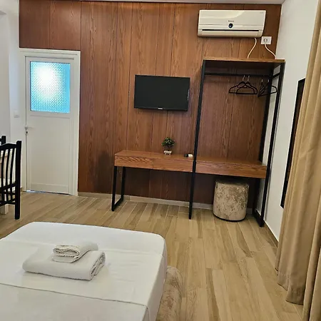 Golden Oak Hotel 3*