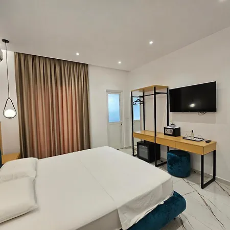 Golden Oak Hotel 3*