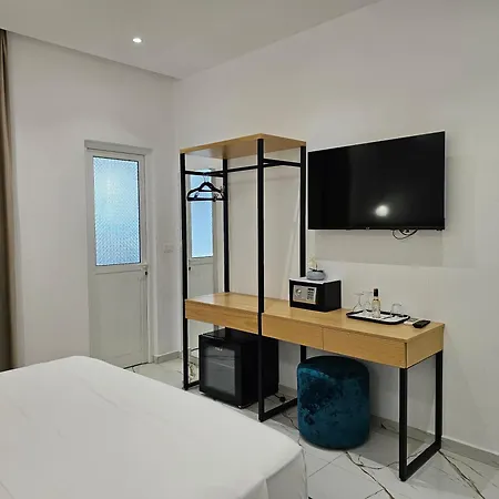 Golden Oak Hotel 3*