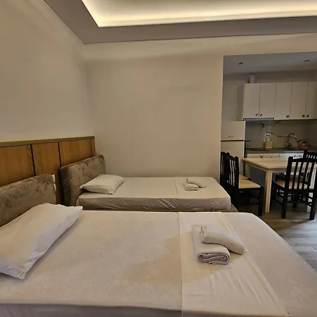 Golden Oak Hotel