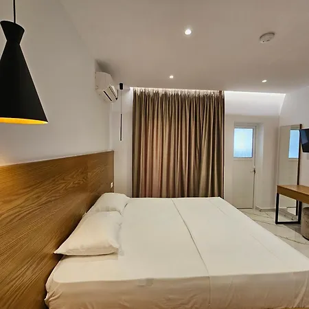 Golden Oak Hotel Ksamil