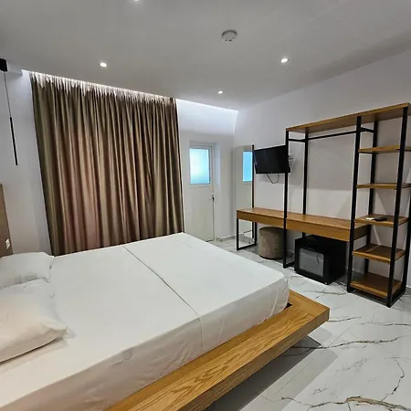 Golden Oak 3*