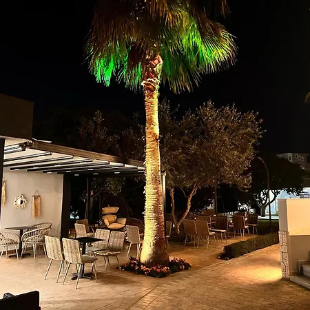 Golden Oak 3*