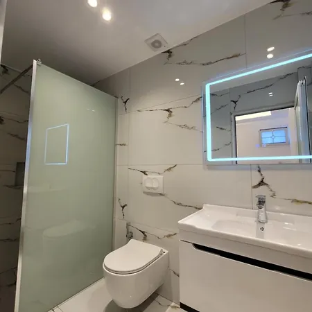 Golden Oak Szálloda