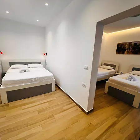 Golden Oak Szálloda