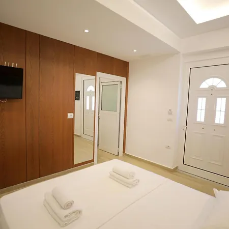 Golden Oak Hotel 3*