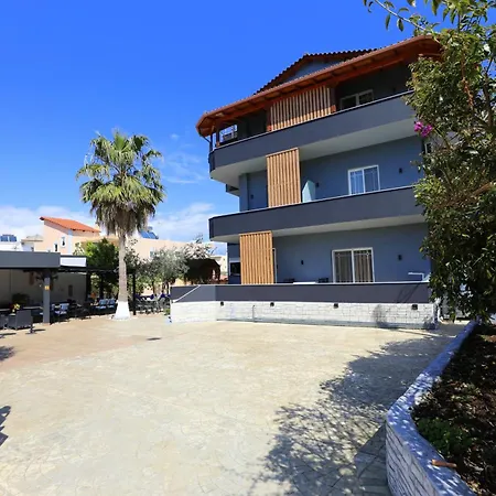 Golden Oak Hotel Ksamil