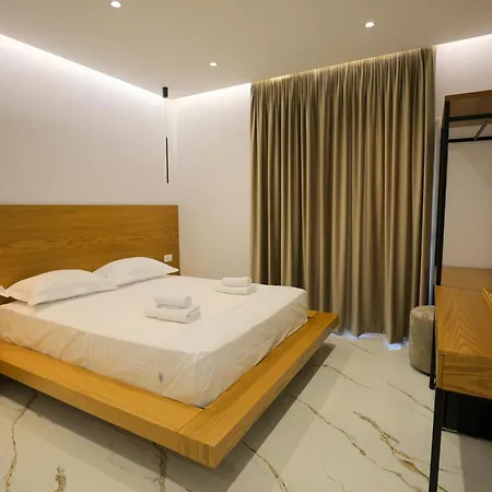 Golden Oak 3*