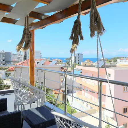 Golden Oak Hotel 3*