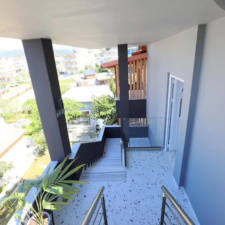 Golden Oak Hotel Ksamil