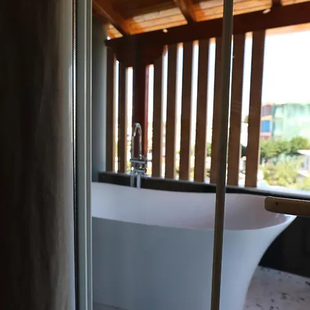 Golden Oak Hotel Ksamil