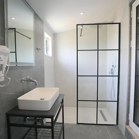 Golden Oak Szálloda Ksamil