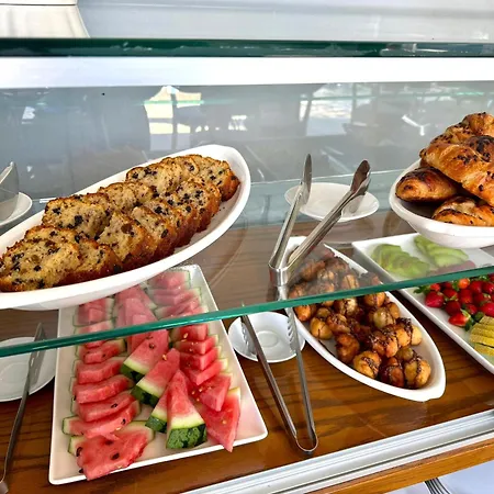 Golden Oak Otel 3*